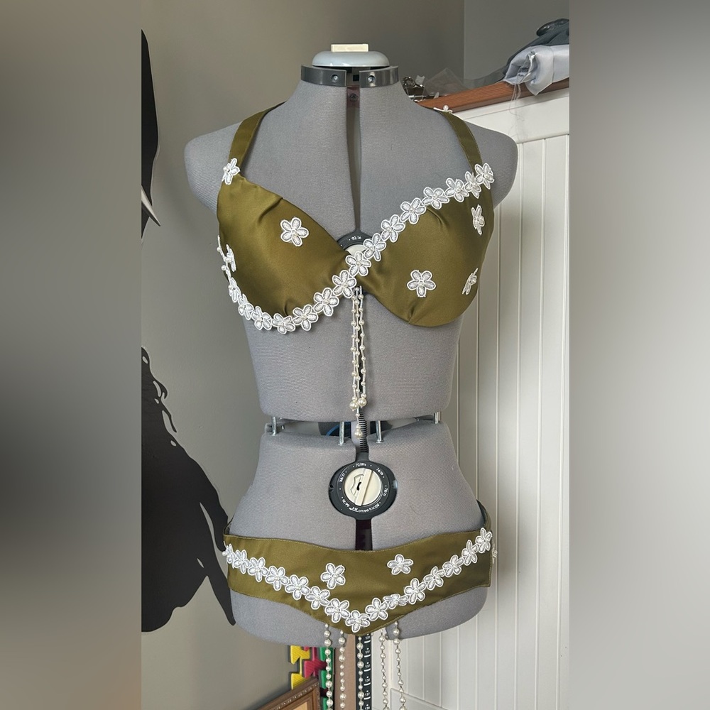 Hand made Never Worn Belly Dance Costume 36B